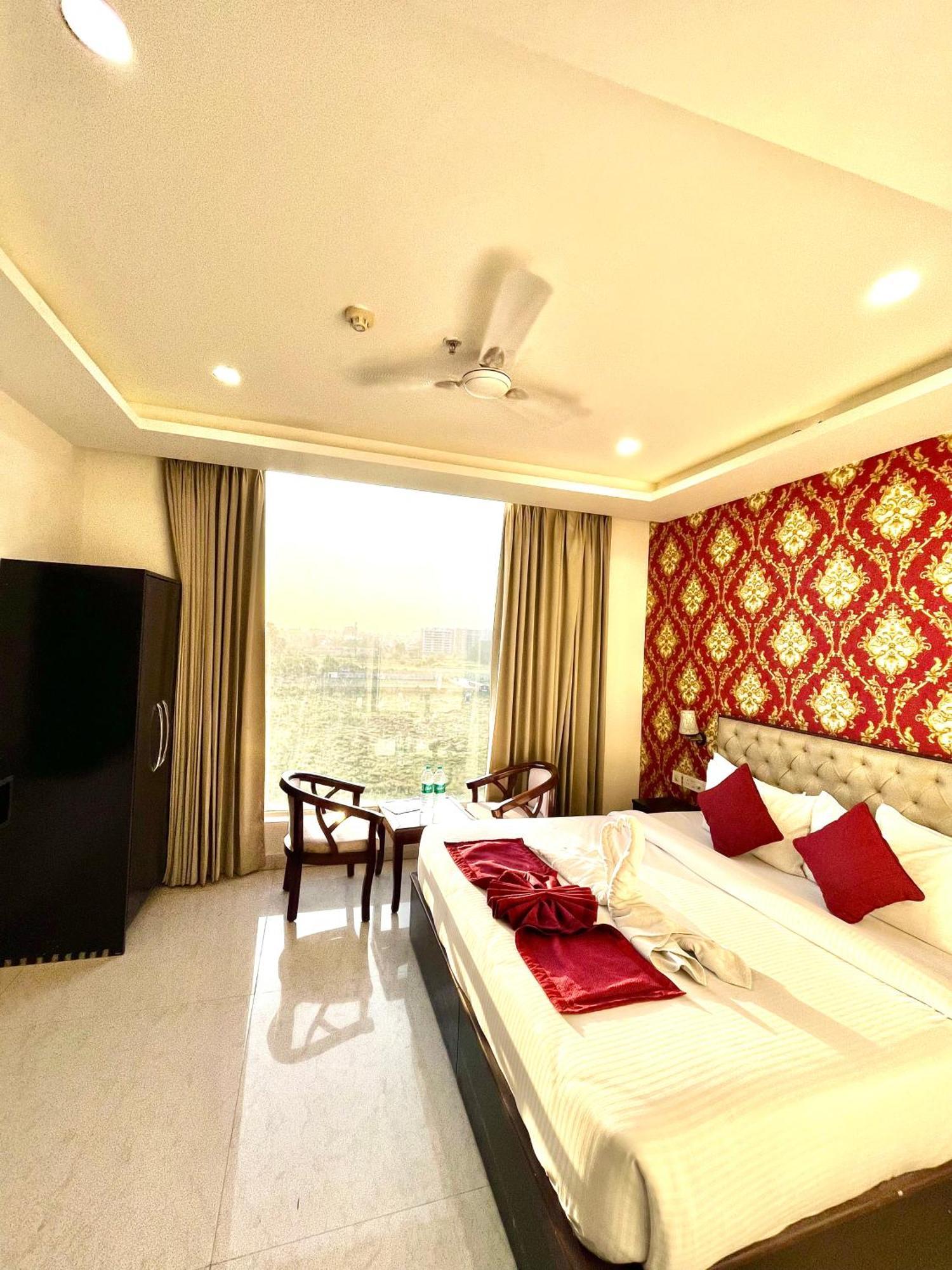 Hotel Northview Park By Lycoris !! Top Rated & Most Awarded Property In Tricity Zirakpur 外观 照片